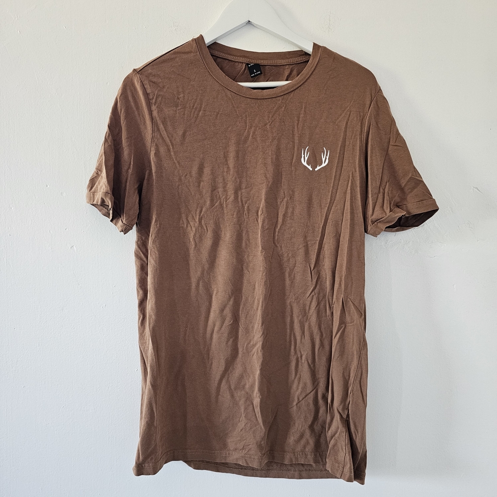 Brown Short Sleeve Tee with Antler Motif